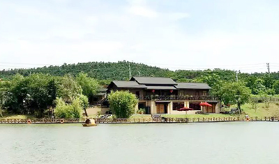 芳草园驿站
